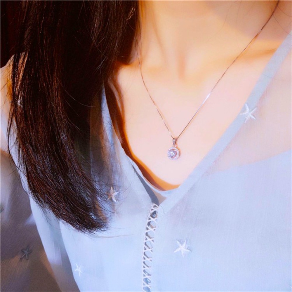 Classic Round Pendant Necklace